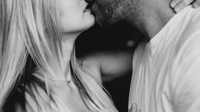 people-2563426_1280