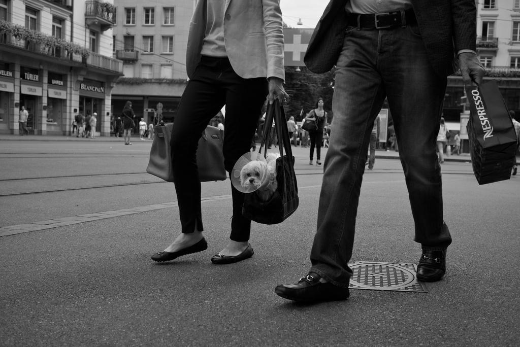 pedestrian-black-and-white-road-white-street-photography-322417-pxhere.com_